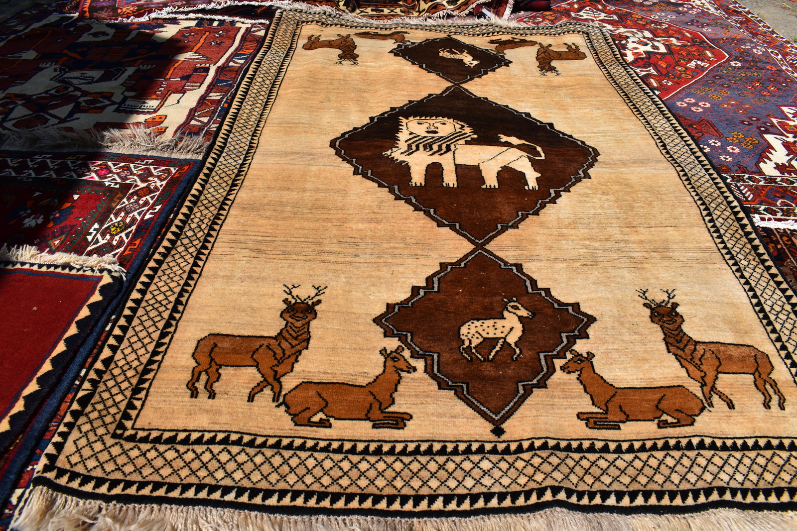 Iranian Tribal Rug Dubai — Gabbeh Qashqai Kilim