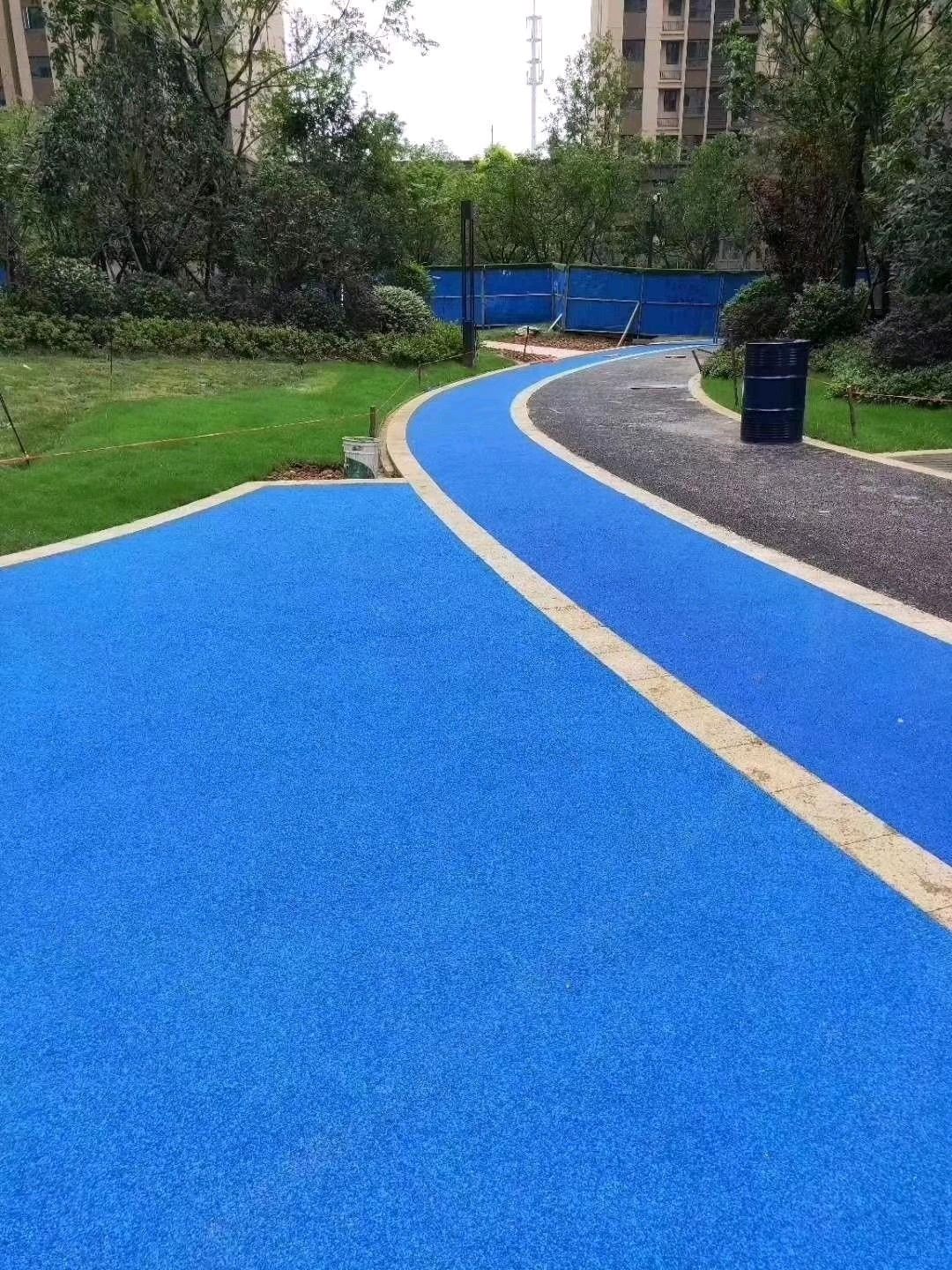 EPDM flooring in Dubai playground with children